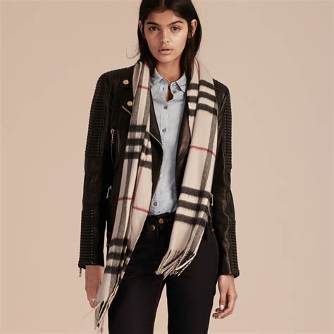 burberry sca erf|Burberry scarf for women.